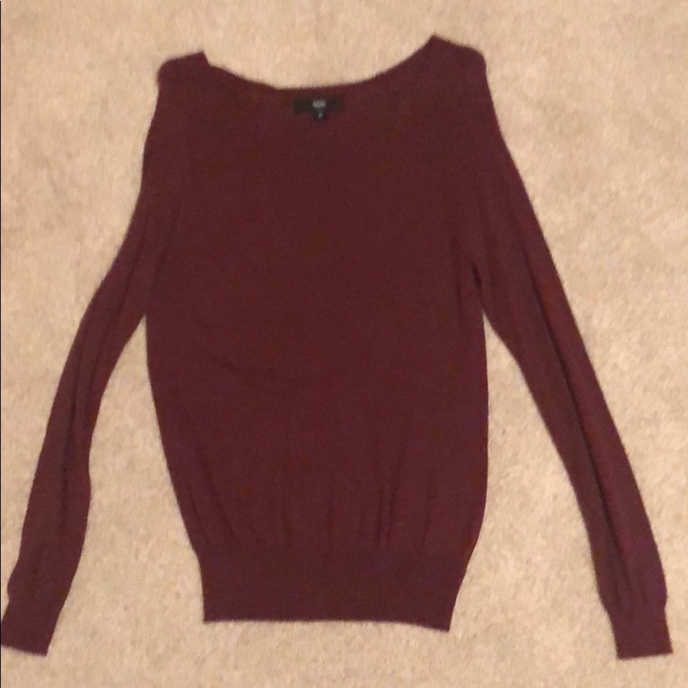 Crew neck maroon sweater